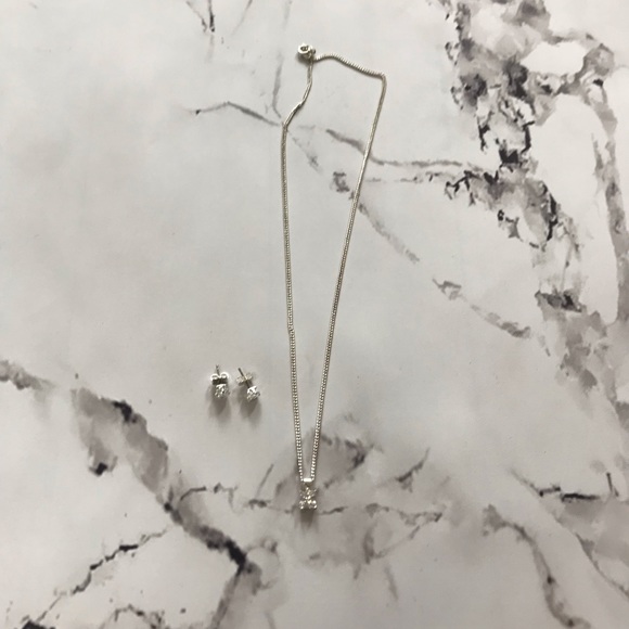 2 Piece Avon Cubic Zirconia Jewelry Earring and Necklace Set - Picture 2 of 2